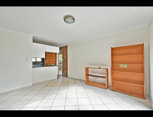 2 BEDROOM TOWNHOUSE FOR SALE IN SUNDOWNER